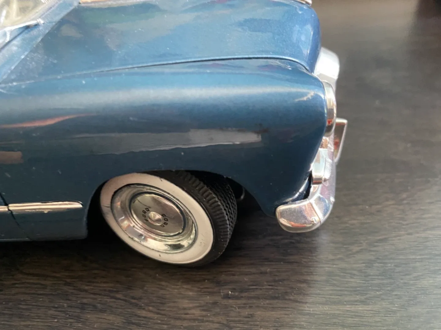 Ford 1949 Convertible Diecast Model Car image indicator(10)