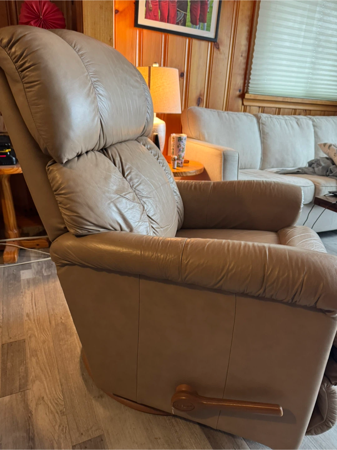 Beige Leather Recliner Chair - photo 2