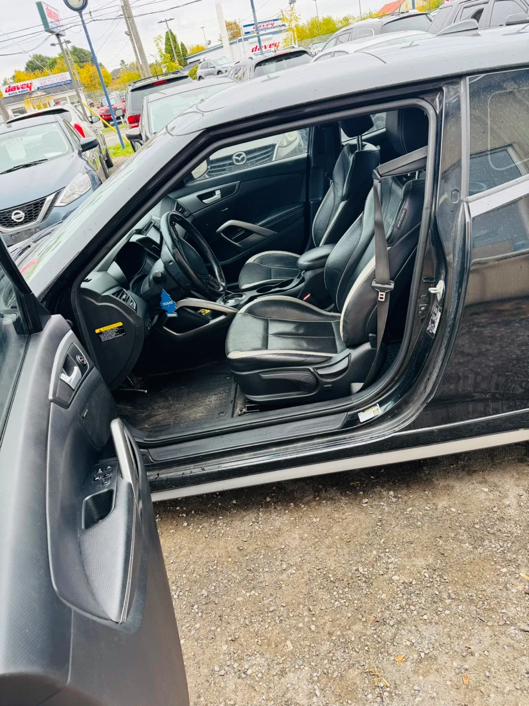 Black Hyundai Veloster Turbo image indicator(5)