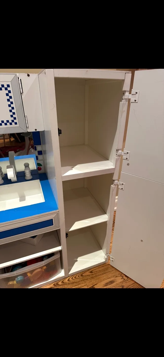 Melissa & Doug Wooden Kitchen Play Set image indicator(2)