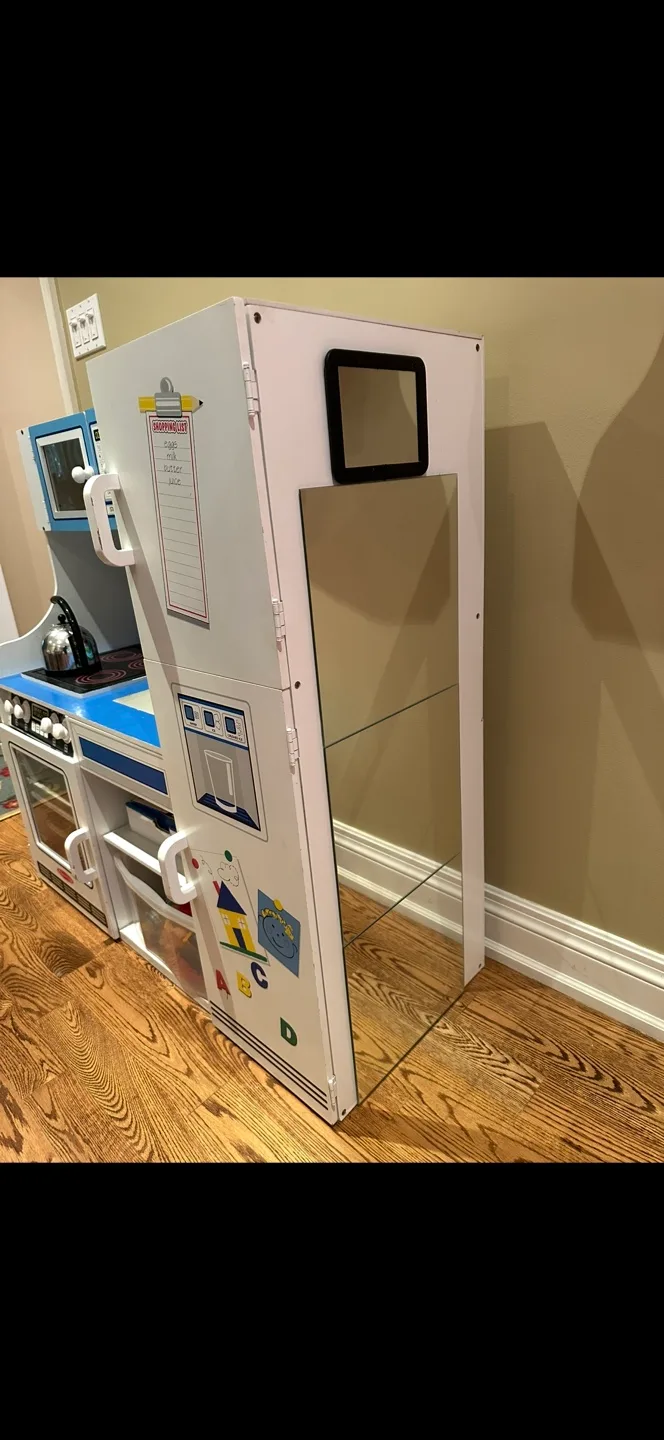 Melissa & Doug Wooden Kitchen Play Set image indicator(6)