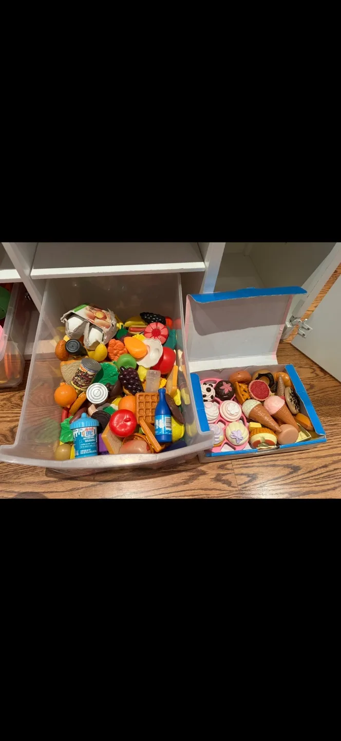 Melissa & Doug Wooden Kitchen Play Set image indicator(3)