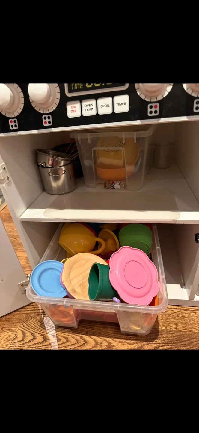 Melissa & Doug Wooden Kitchen Play Set image indicator(4)