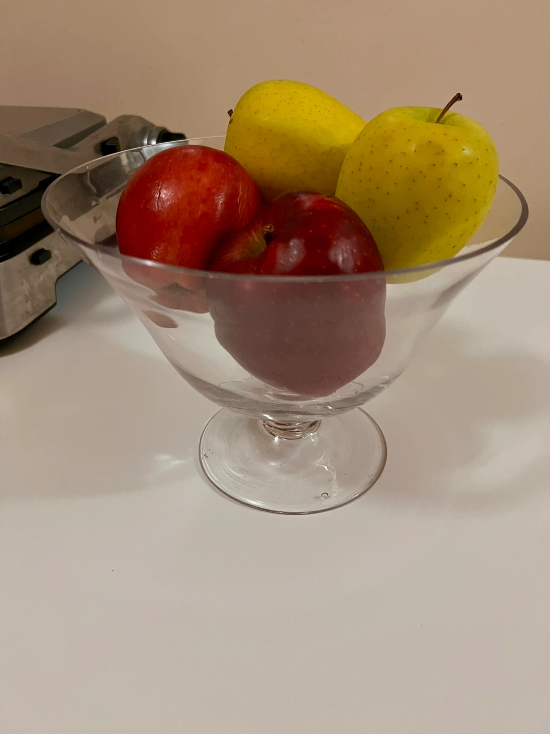 Vintage Fluted Glass Pedestal Bowl  🥕