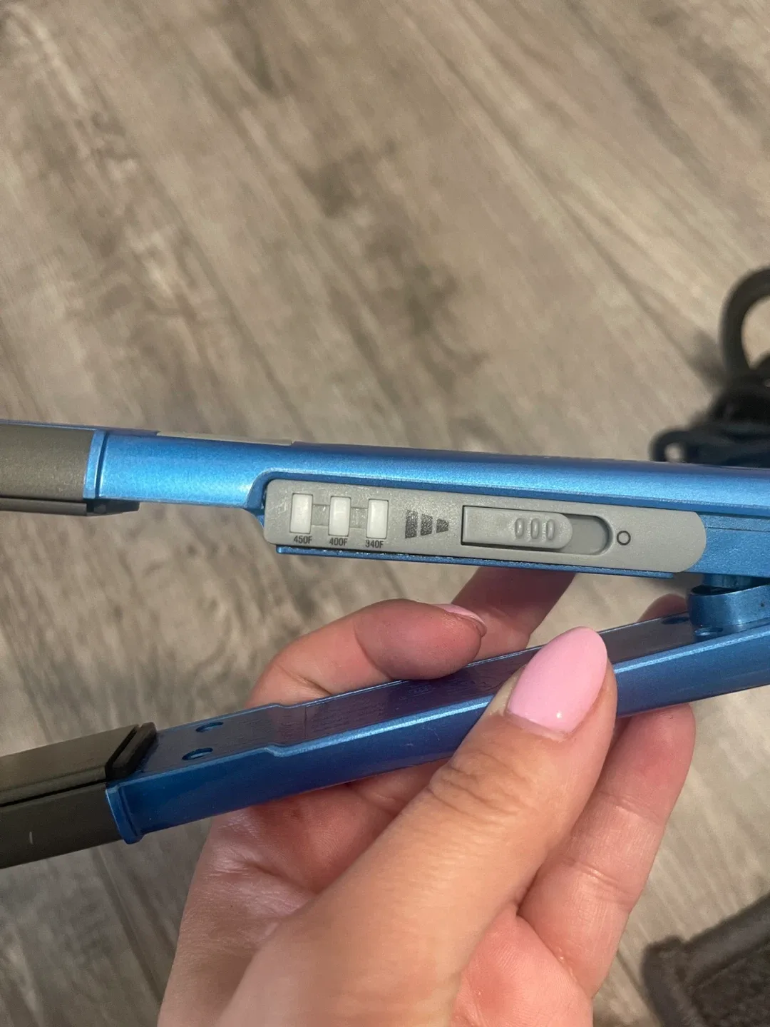 BabylissPRO Nano Titanium Straightening Iron image indicator(2)