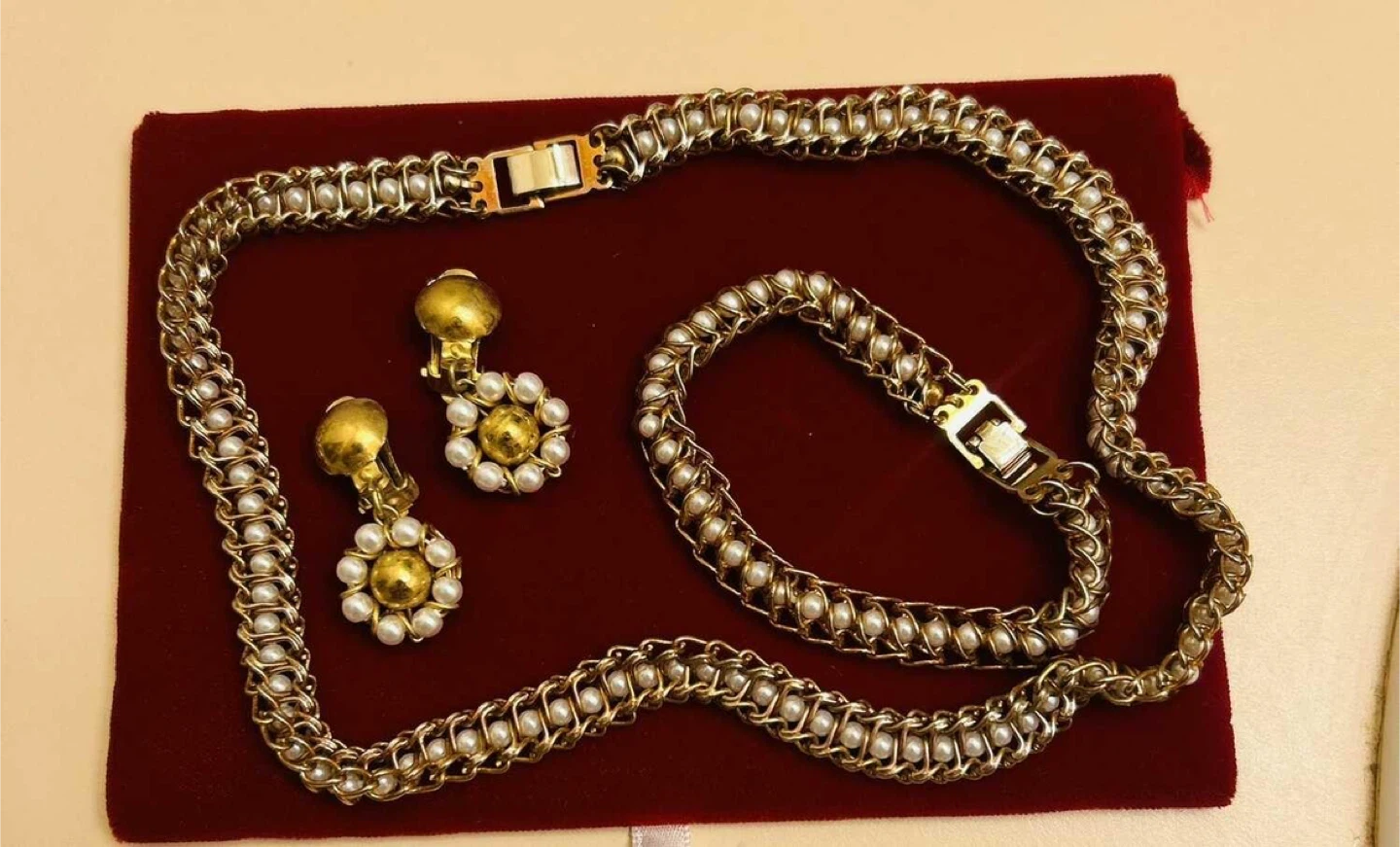 Vintage Pearl & Gold Tone Jewellery Set - photo 2