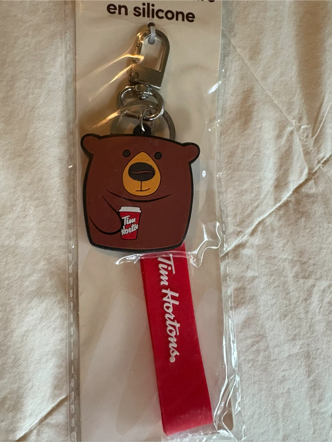 BRAND NEW! Tim Hortons - Bear Silicone Keychain - photo 3