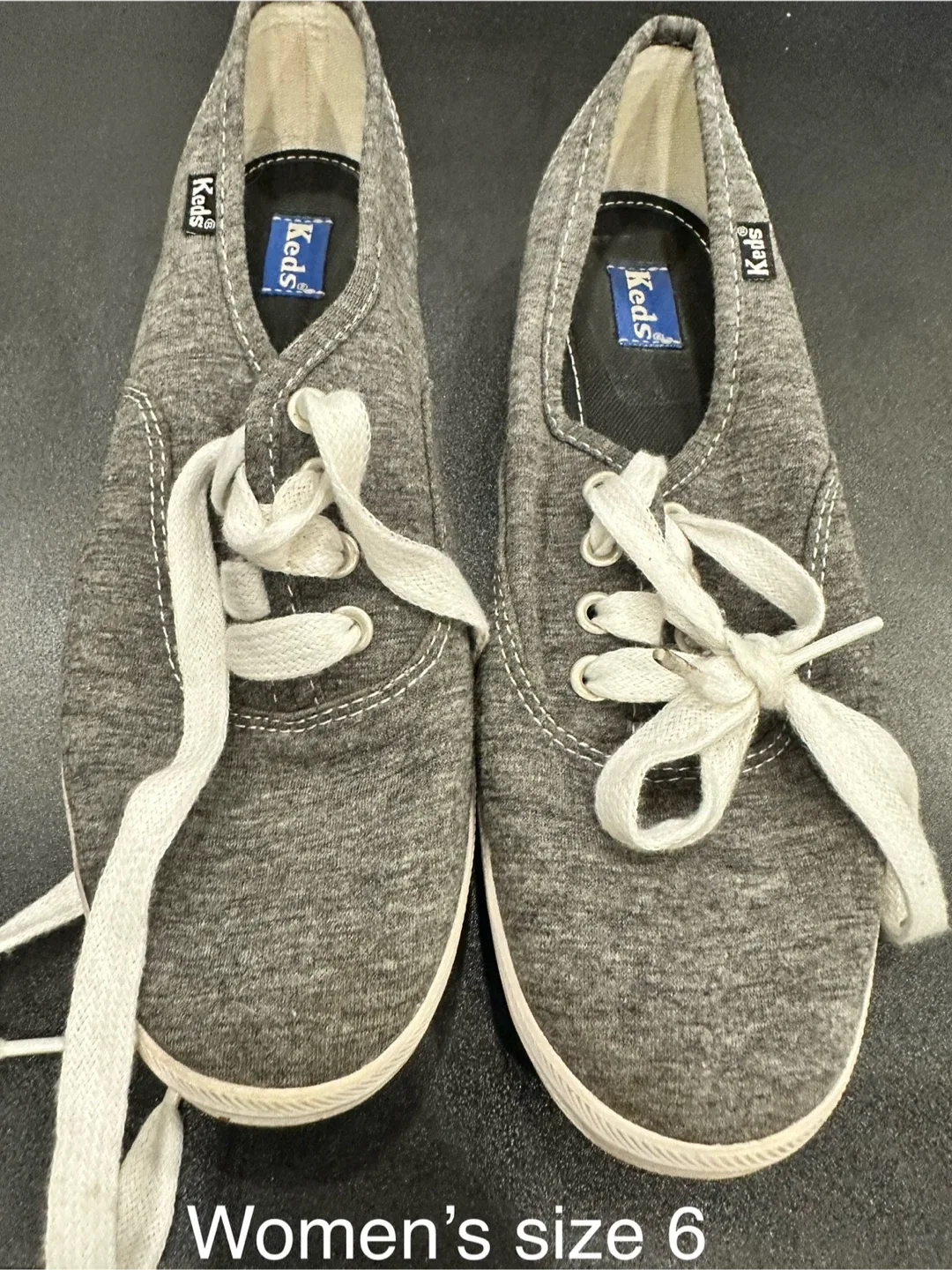 Lot of women’s shoes with sizes and prices image indicator(4)