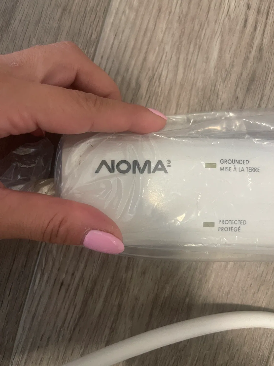 Noma Power Bar Surge Protector - White image indicator(2)