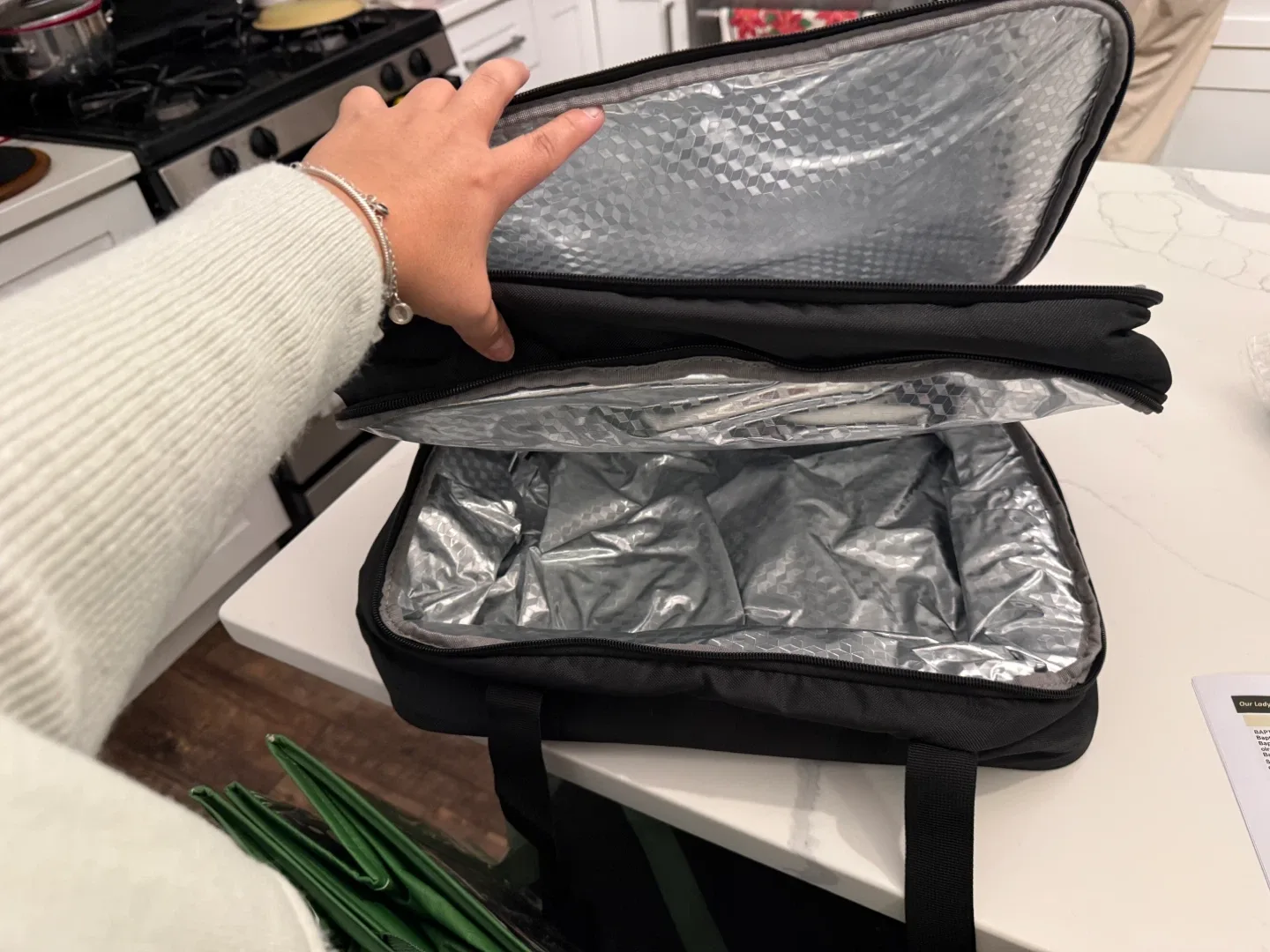 Luncia Insulated Lunch Bag - Black thumbnail