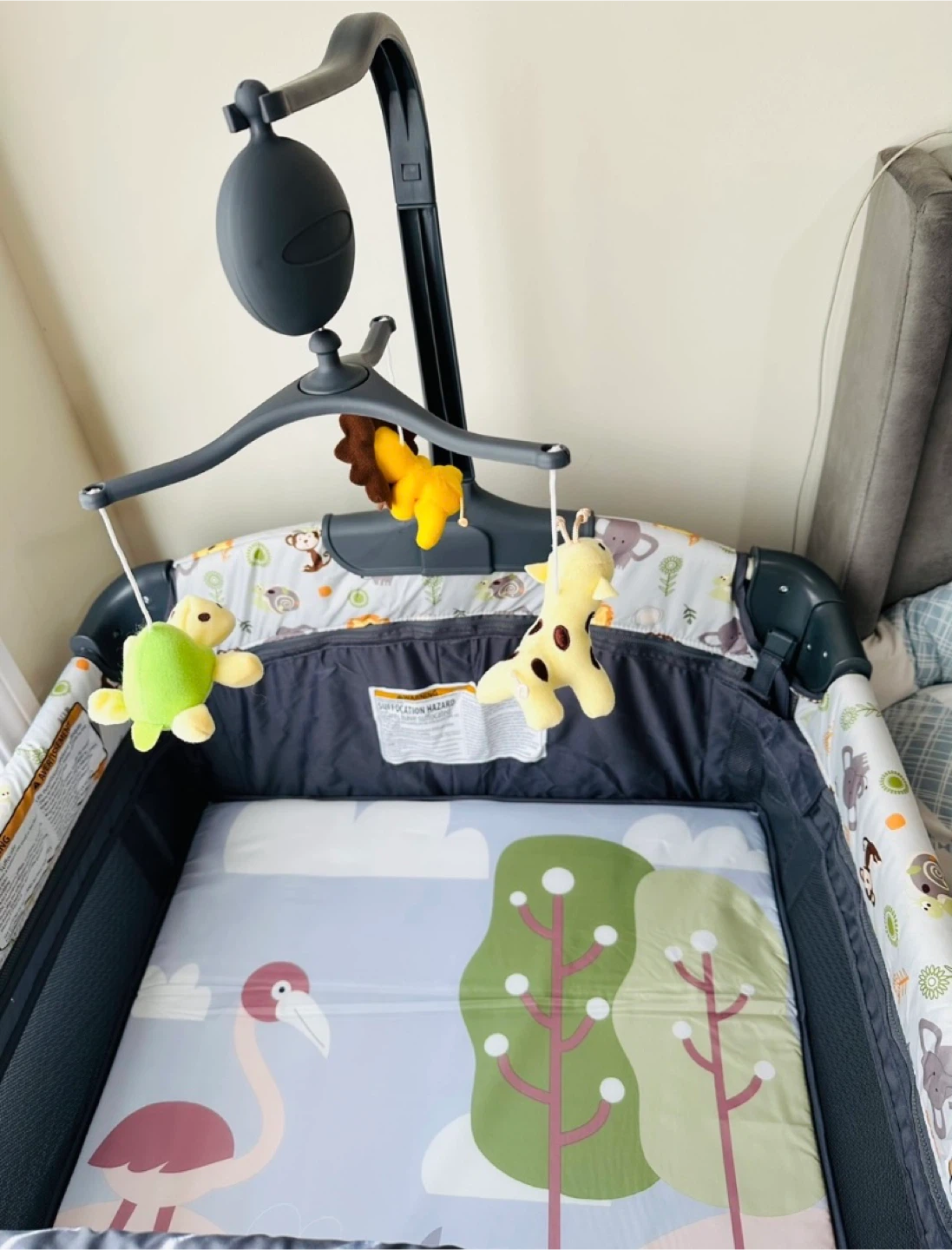 Baby bassinet/ crib/ changing table/ playpen/ bedside sleeper 🥕 - photo 2