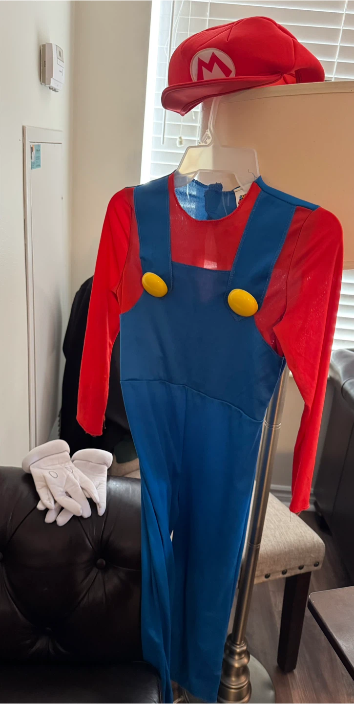 Super Mario Costume 🥕