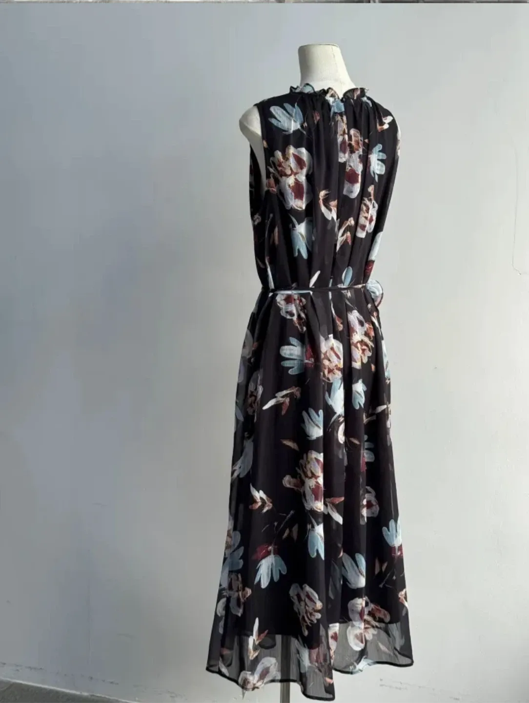 Floral Sleeveless Dress - Size Small thumbnail