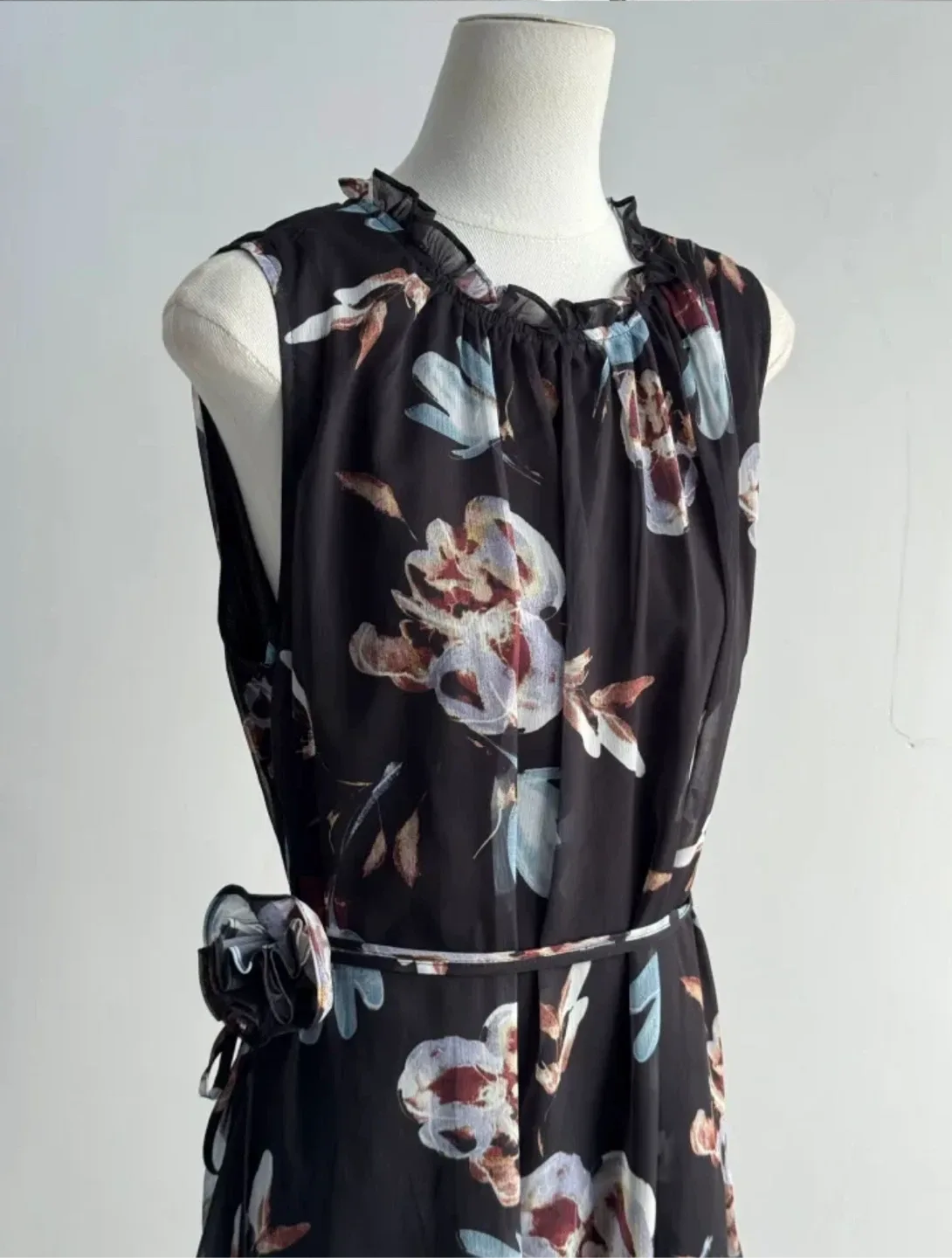 Floral Sleeveless Dress - Size Small image indicator(2)