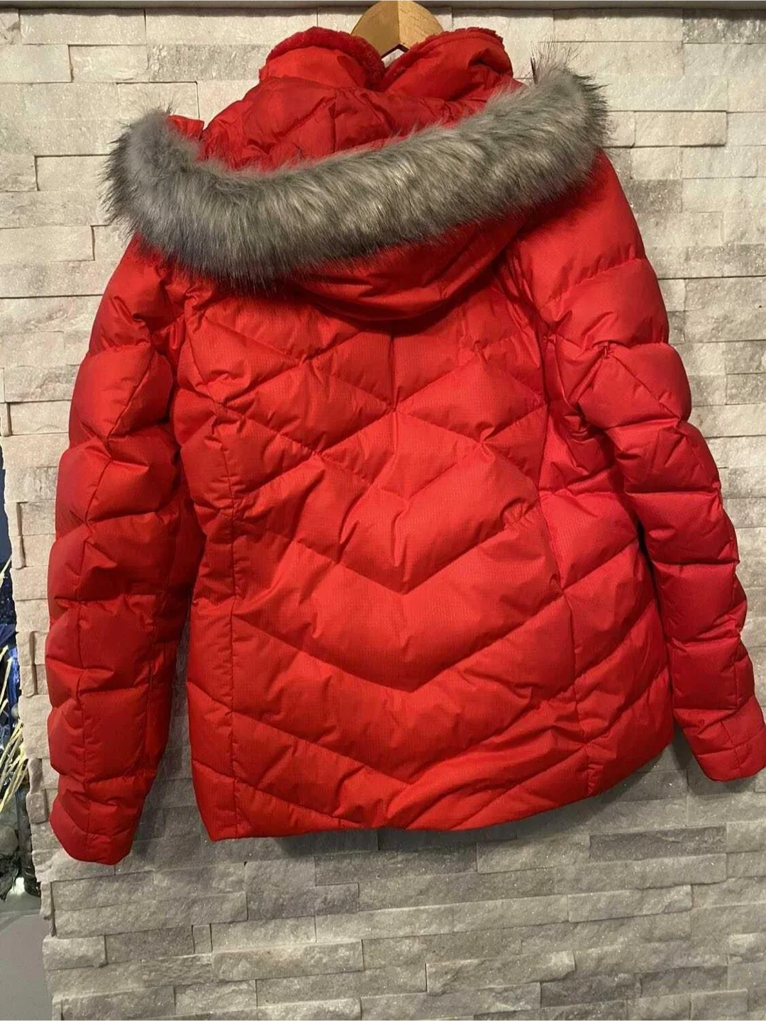 BNWT Columbia Red Puffer Jacket - Women's XL thumbnail