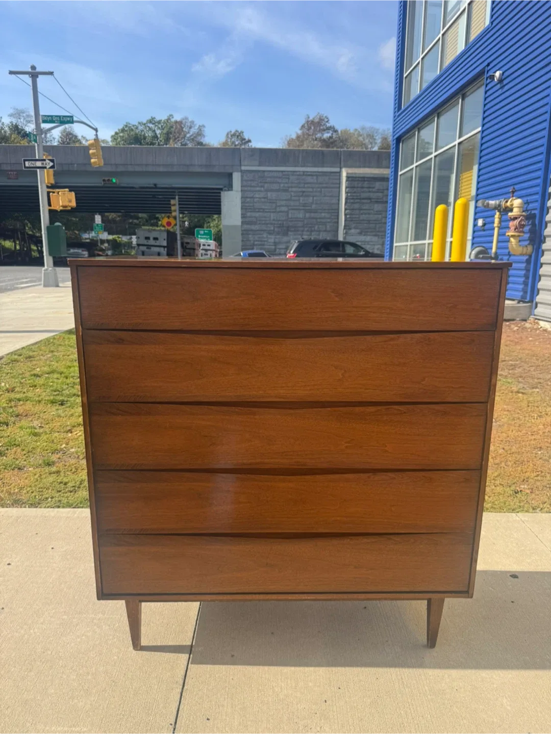 Free delivery mcm dresser