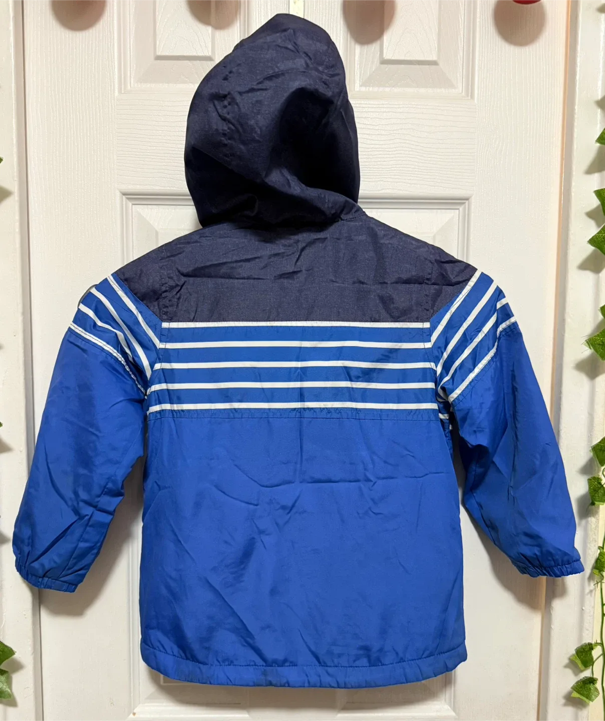 Kid’s Jacket size 5 image indicator(3)