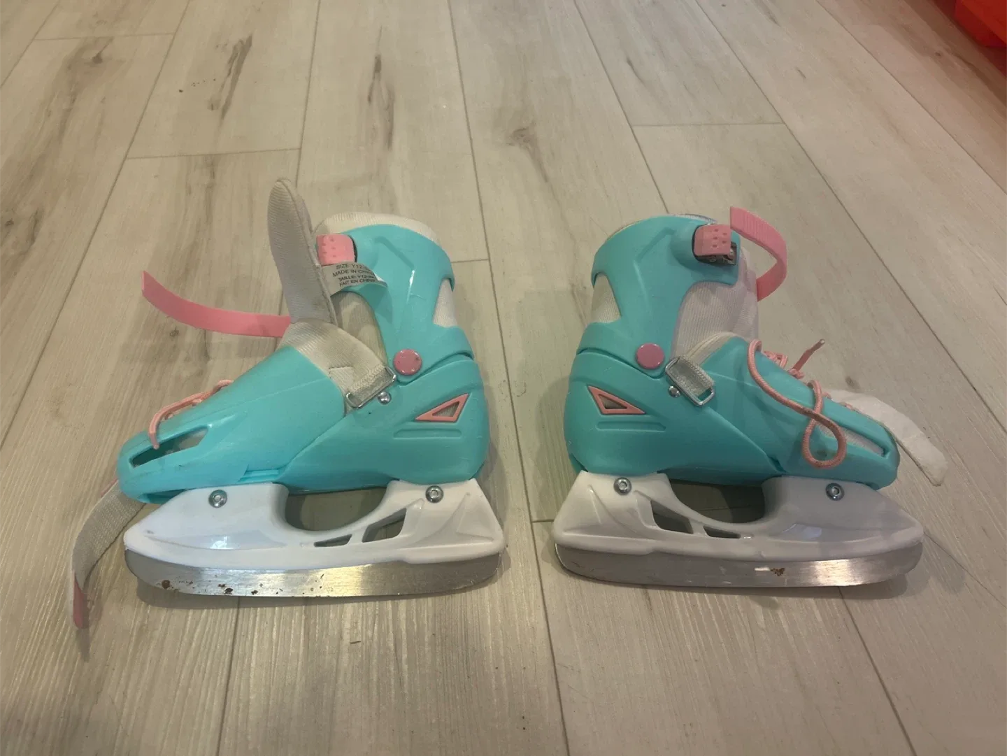 Ryde Adjustable Ice Skates - Size Y12/Y2 image indicator(2)