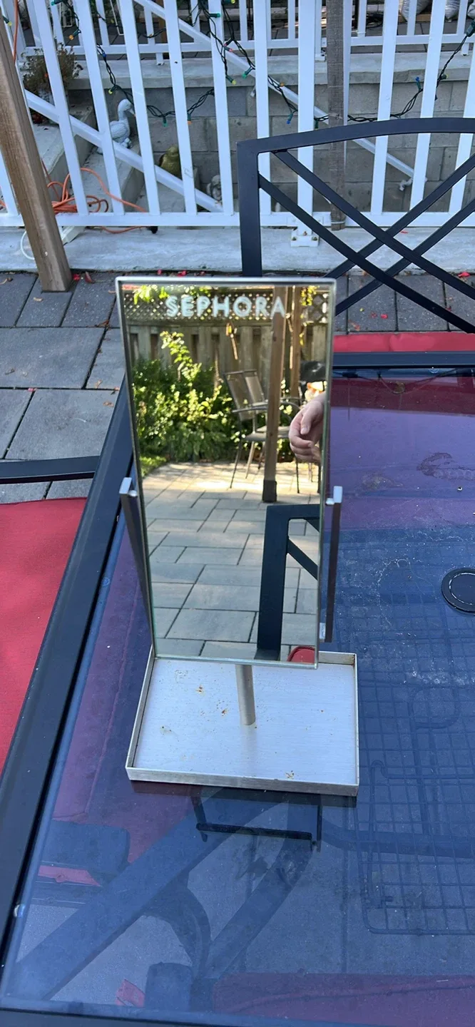 Sephora Standing Mirror image indicator(3)