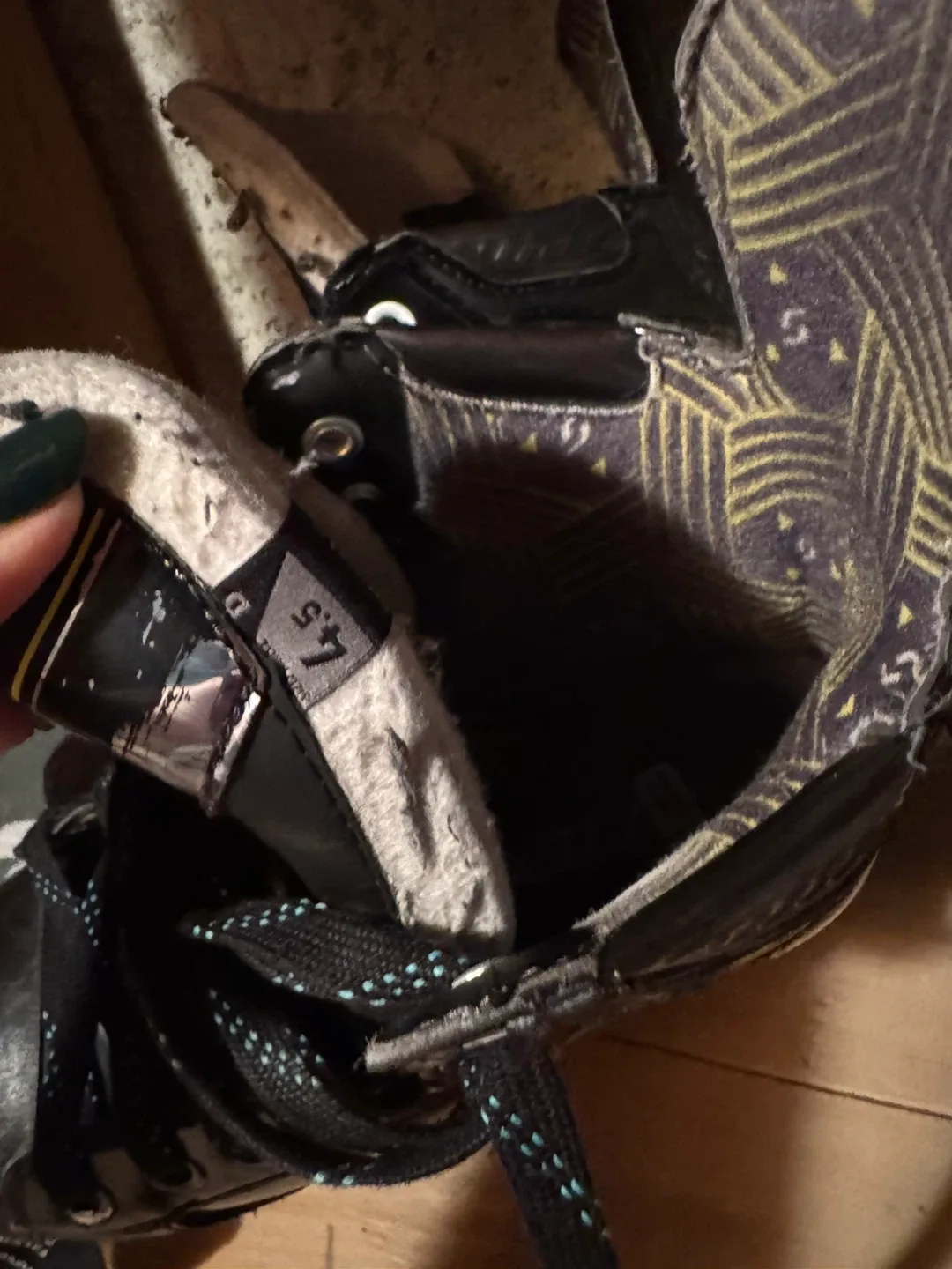 Bauer Supreme Comp Ice Skates - Size 4.5 image indicator(2)