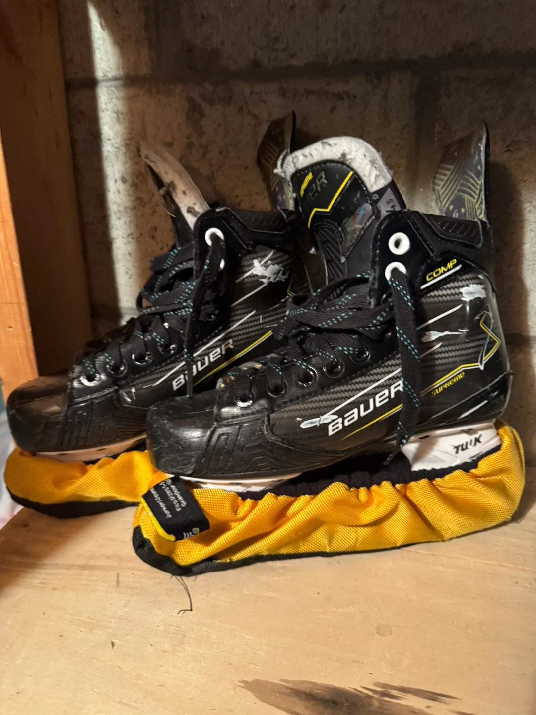Bauer Supreme Comp Ice Skates - Size 4.5 thumbnail