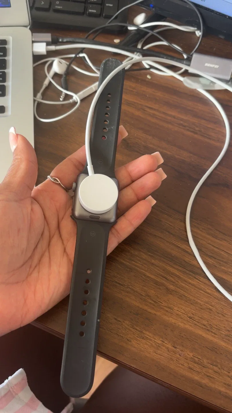 Apple Watch  series 3 (38mm) - Black image indicator(2)