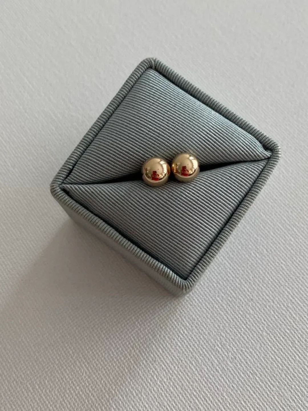 14k YellowGild Elegant Balls Stud Earrings (lightweight) image indicator(3)