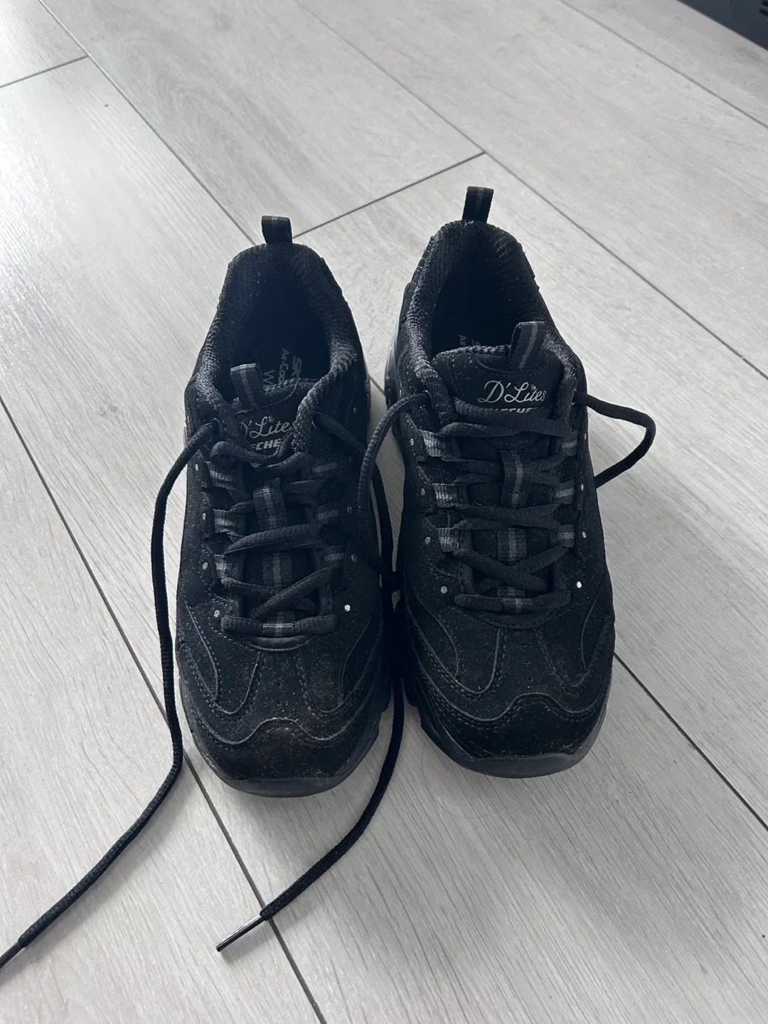 Skechers D'Lites Wide Fit Black