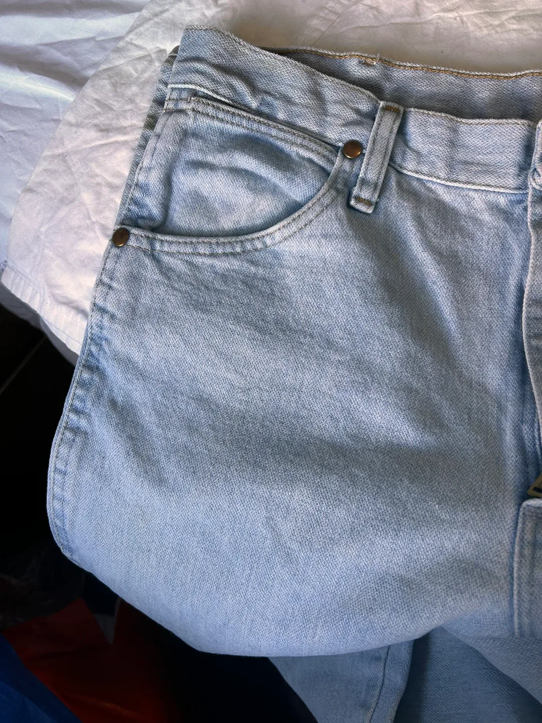 Wrangler A111 Jeans, Size 32x30 image indicator(5)