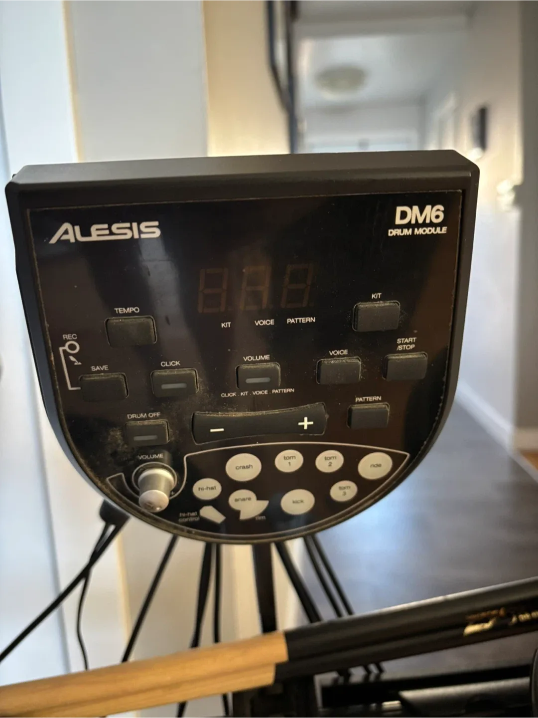 Alesis DM6 Drum Module with Dixon Pedals image indicator(5)