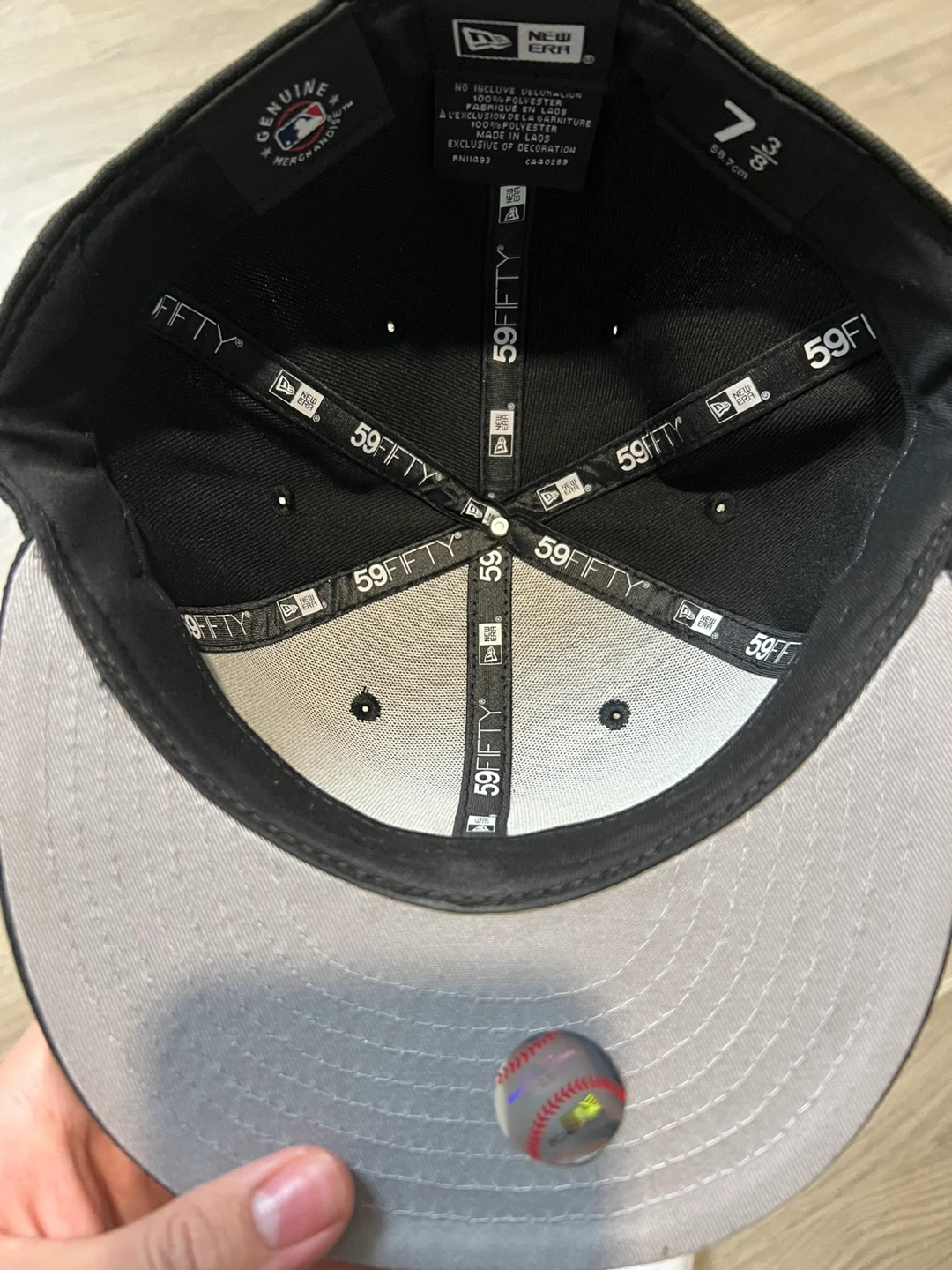 New Era NY Yankees 59FIFTY Hat - Size 7 3/8 - photo 4