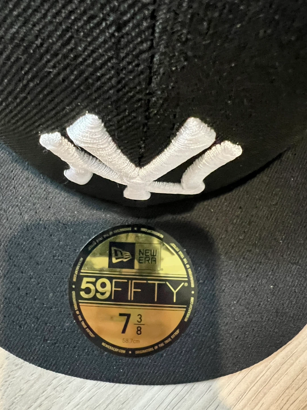 New Era NY Yankees 59FIFTY Hat - Size 7 3/8 - photo 3
