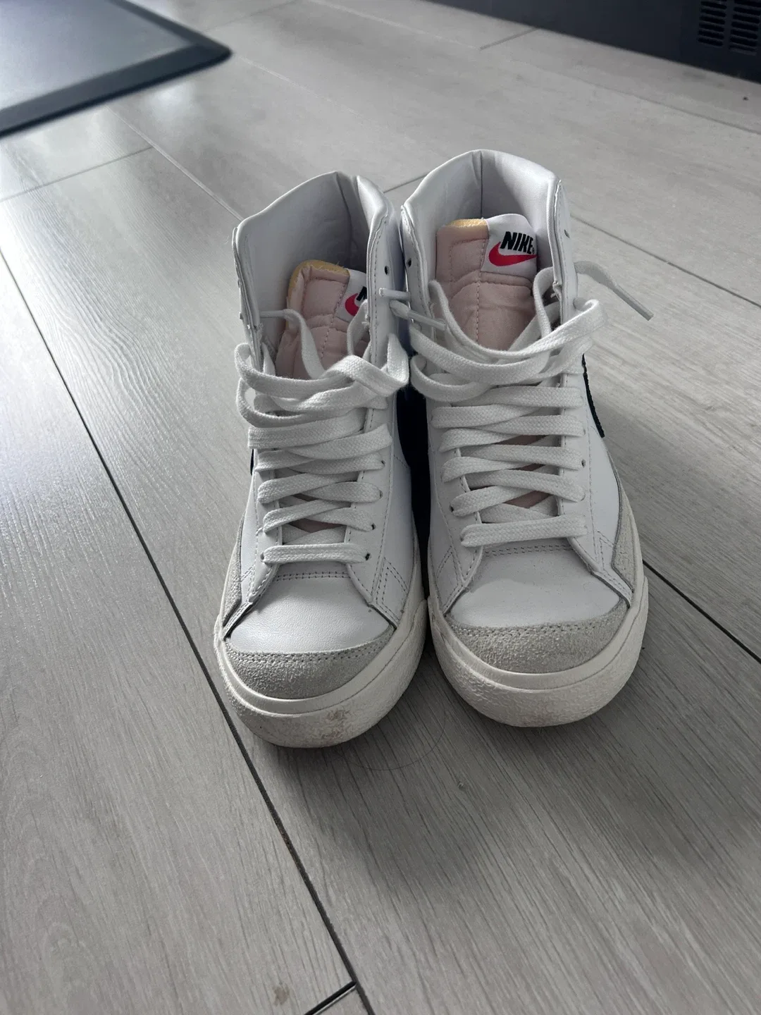 Nike Blazer Mid '77 High Top Sneakers image indicator(2)