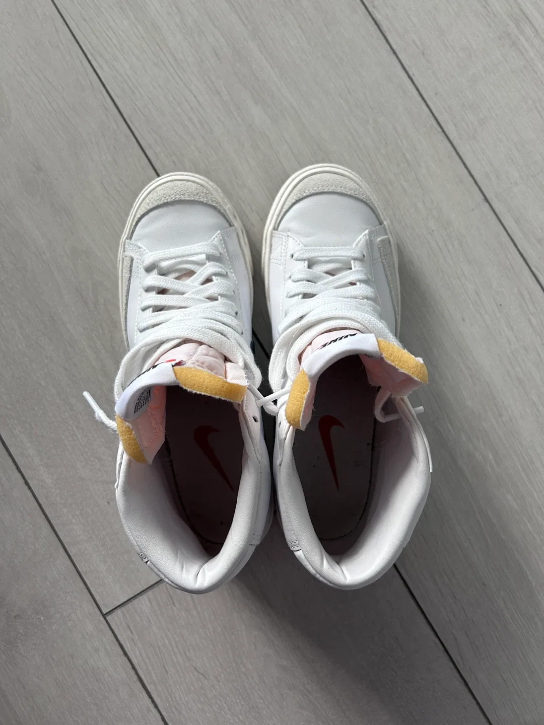 Nike Blazer Mid '77 High Top Sneakers image indicator(6)