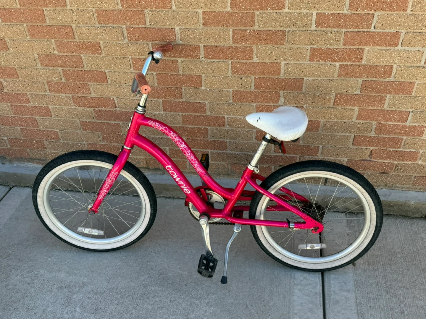 Townie Pink Girls Bike - photo 4