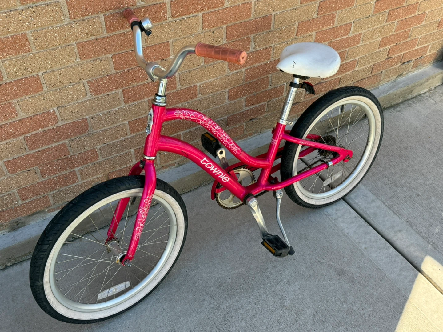 Townie Pink Girls Bike - photo 5