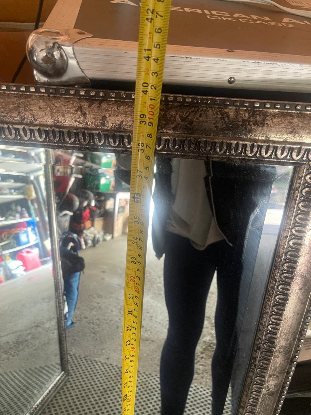 Framed Wall Mirror 27x48 inches image indicator(6)