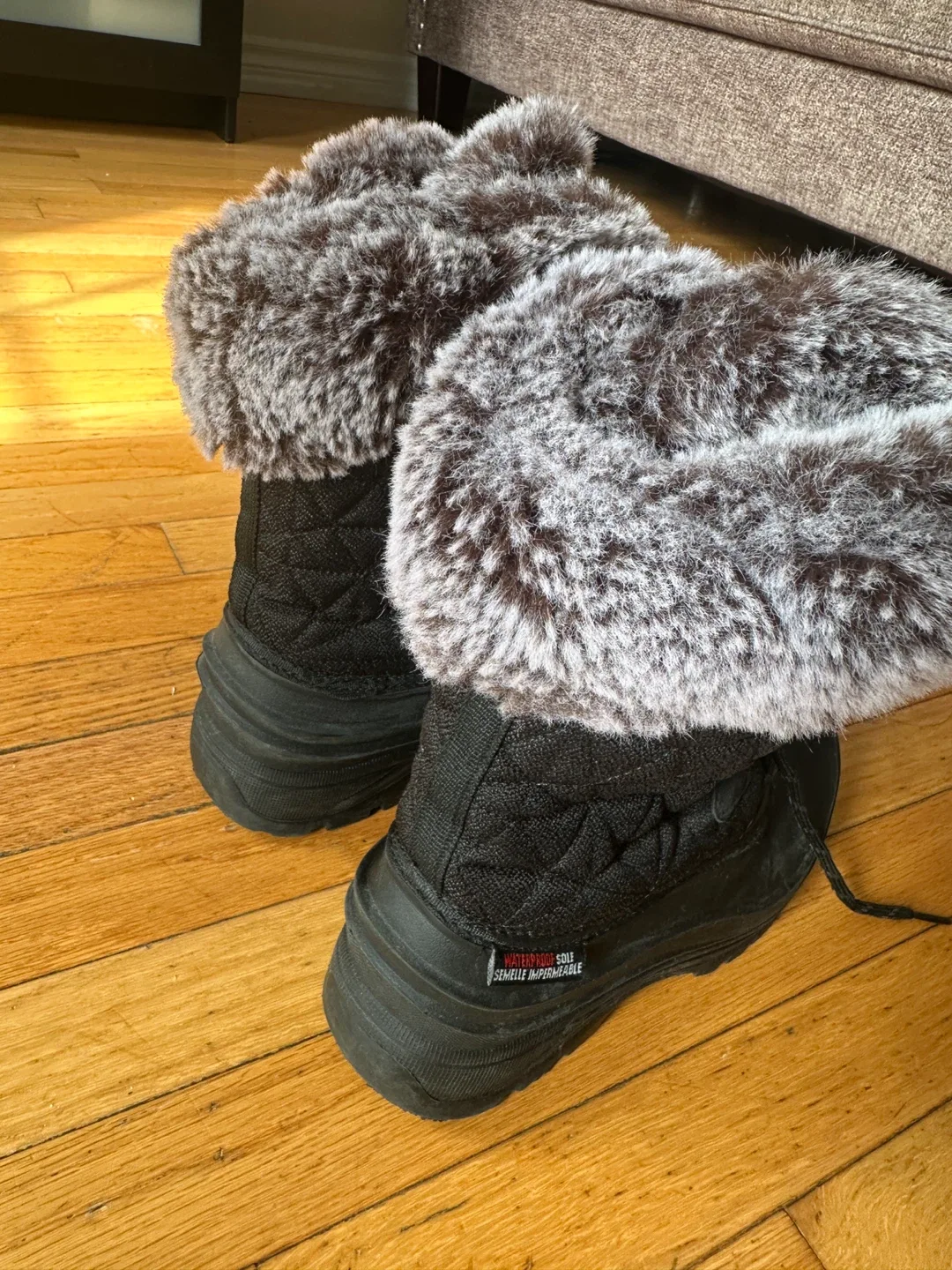 Cougar Black Winter Boots, Size 7 image indicator(3)