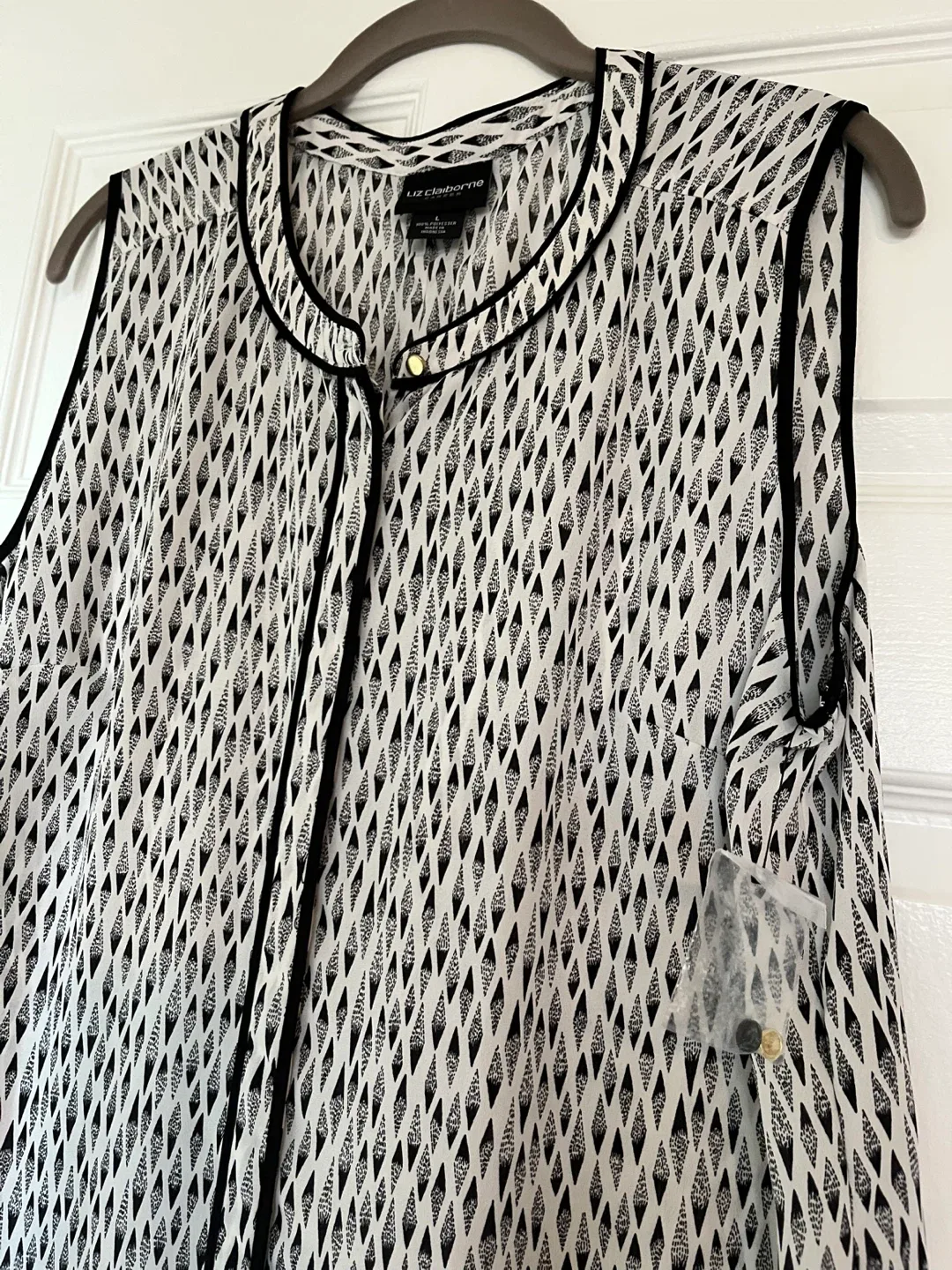 Liz Claiborne Career Top - Size L image indicator(4)