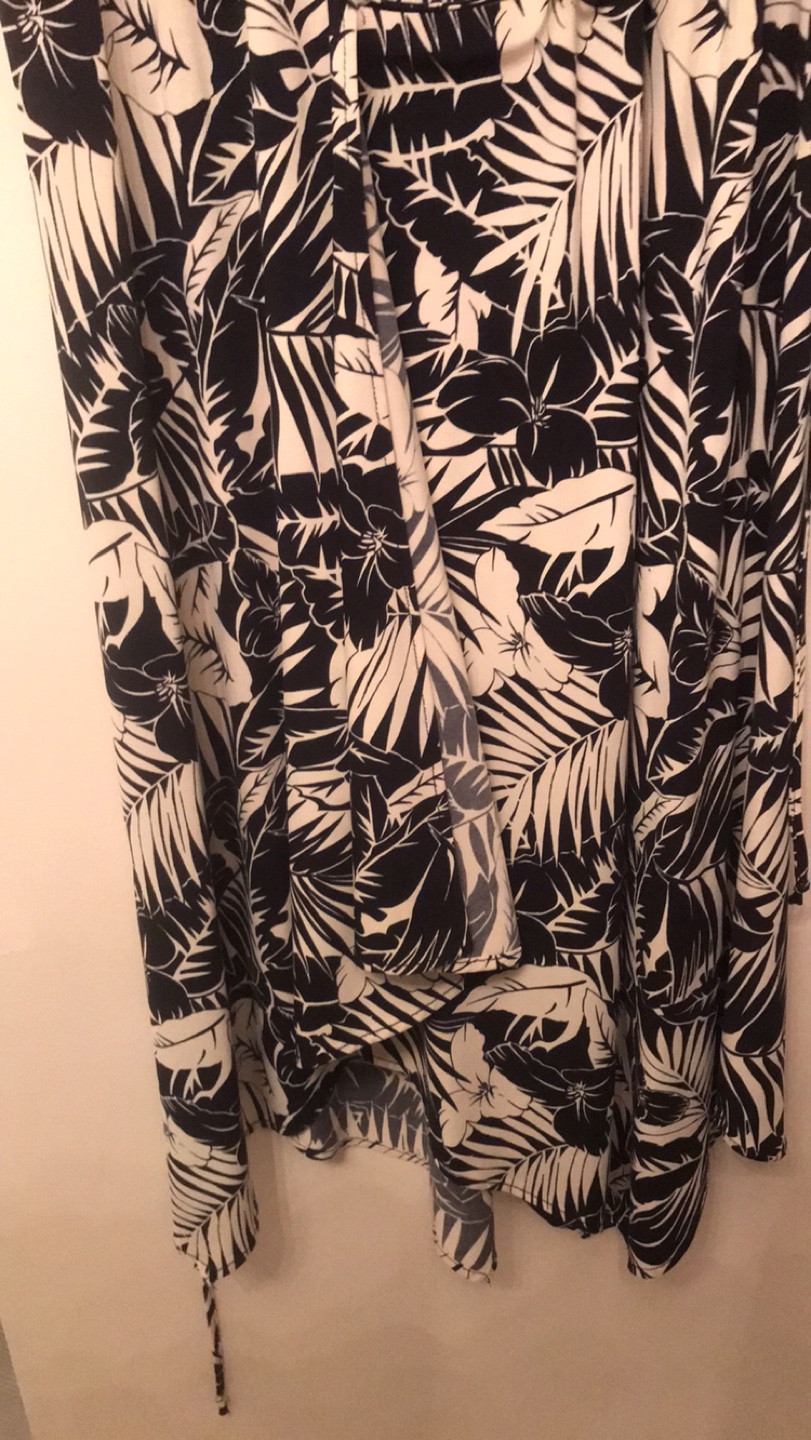 Black & Ivory Floral Dress - Size S - photo 2