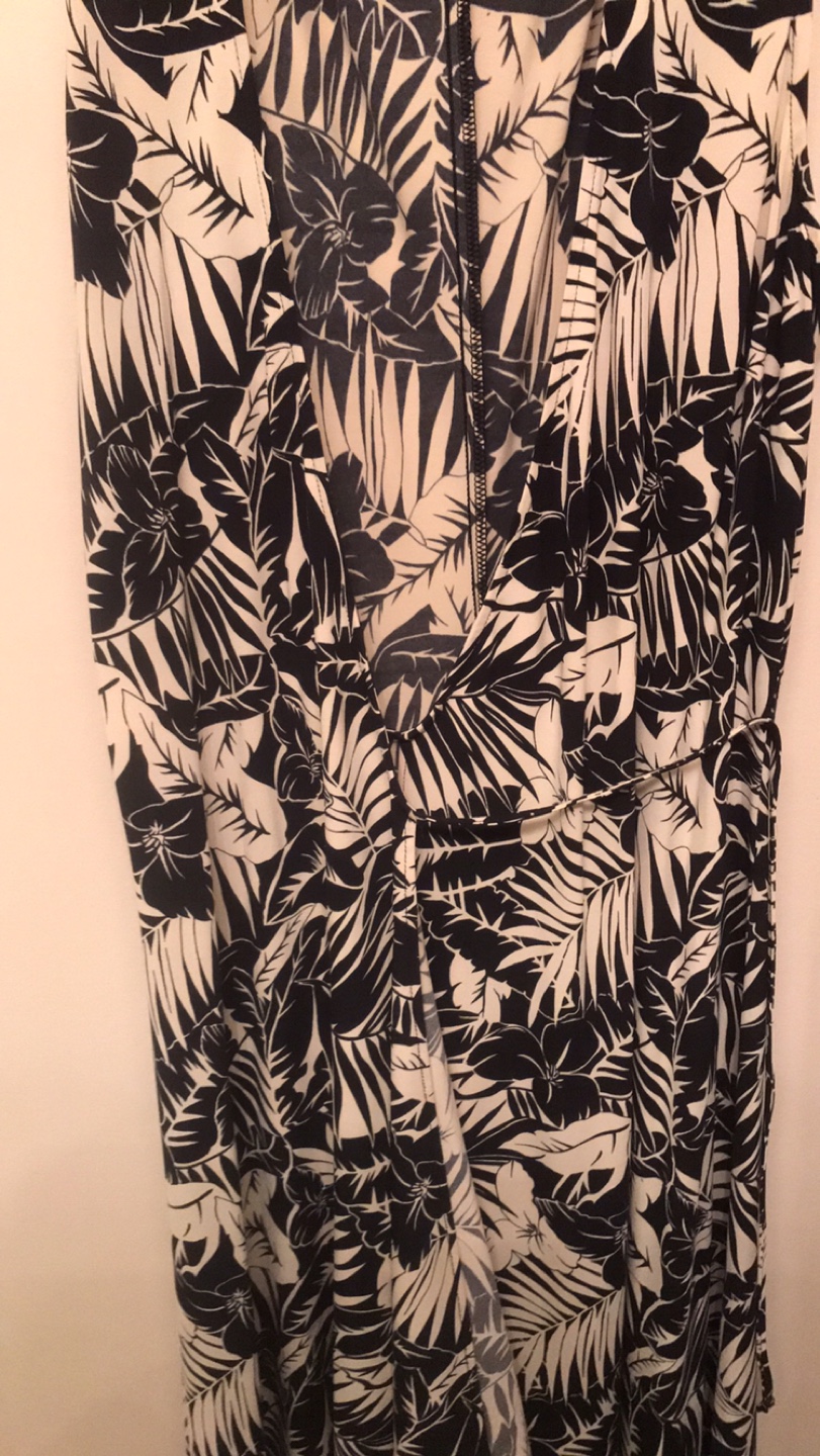 Black & Ivory Floral Dress - Size S - photo 3