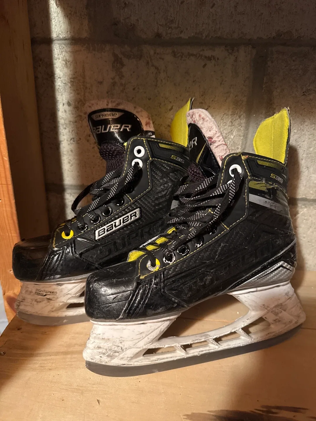 Bauer S35 Ice Hockey Skates - Size 2 thumbnail