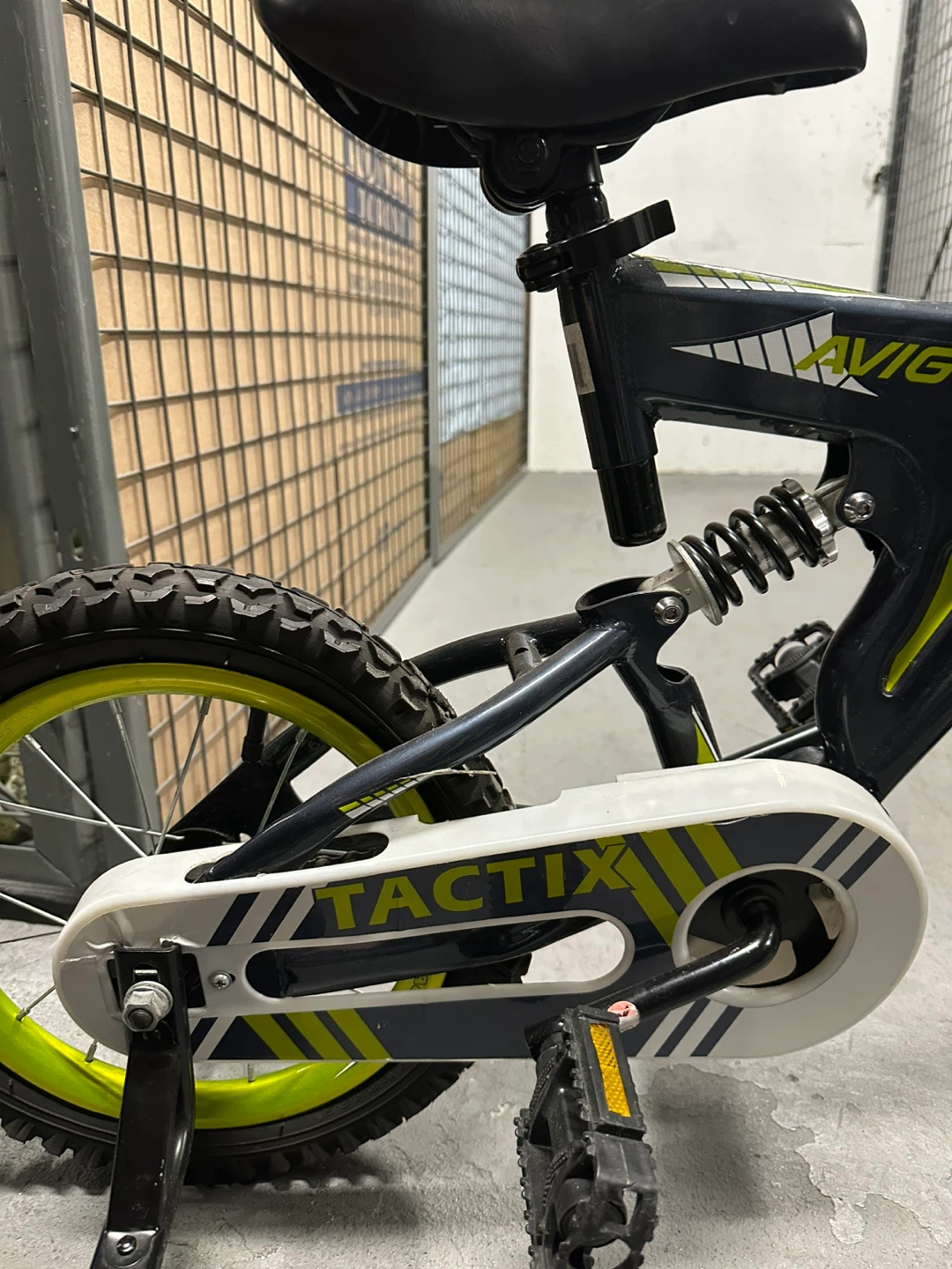 Tactix Vigo Kids' Bike - Great Condition! - photo 4