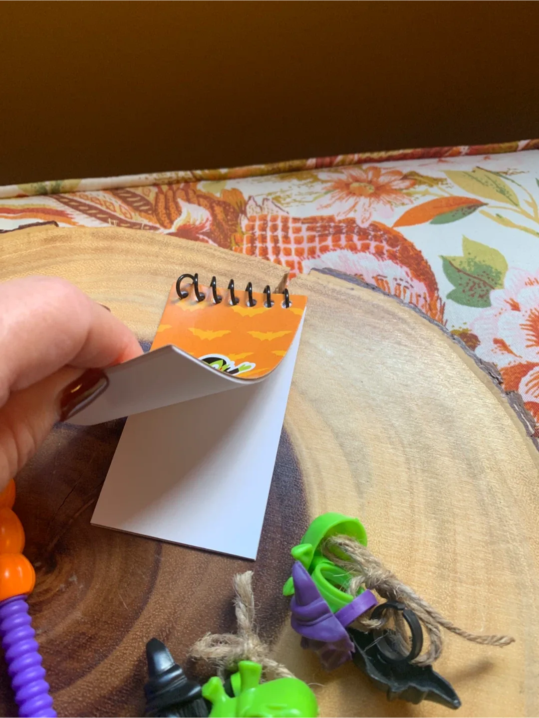Halloween Straws, Rings and a Notepad🥕 image indicator(2)