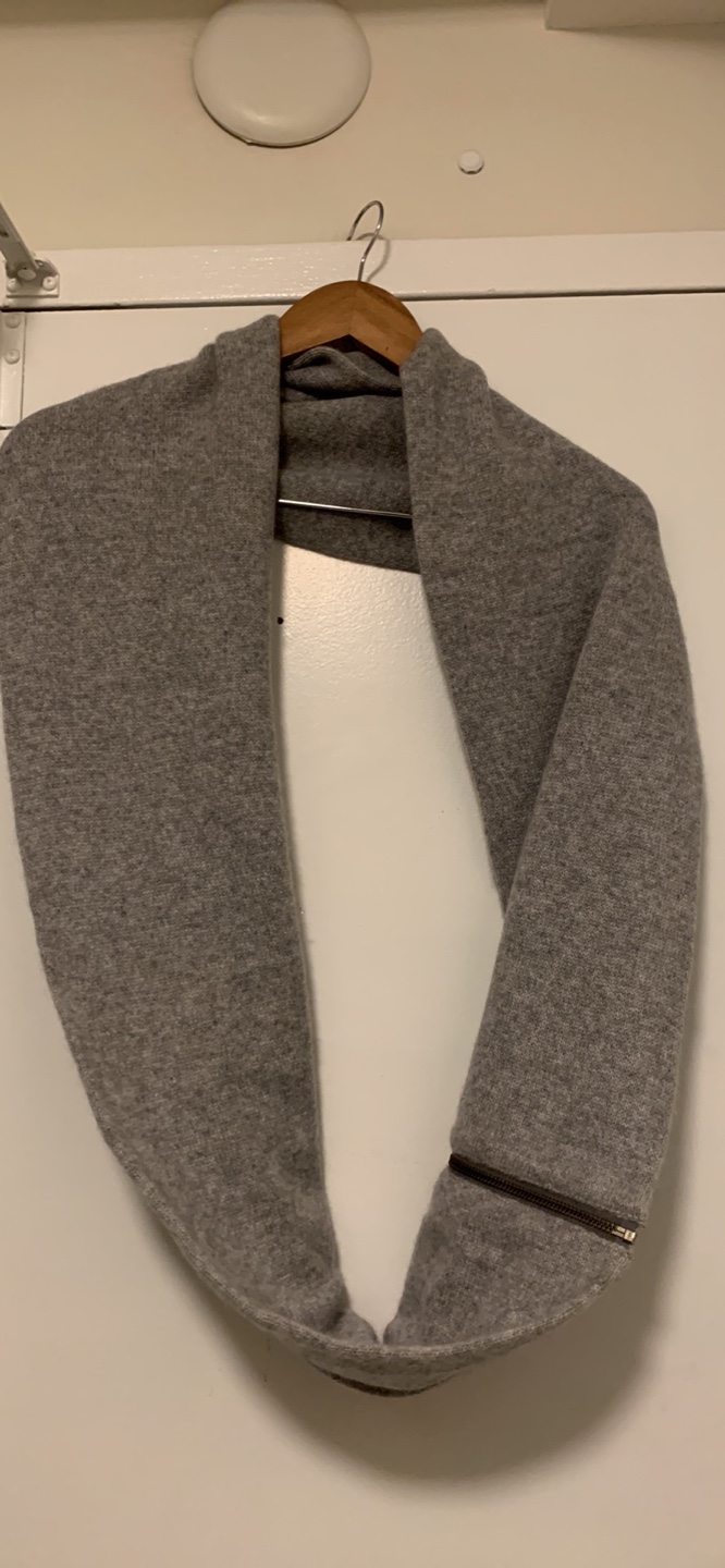 Cashmere infinity grey scarf