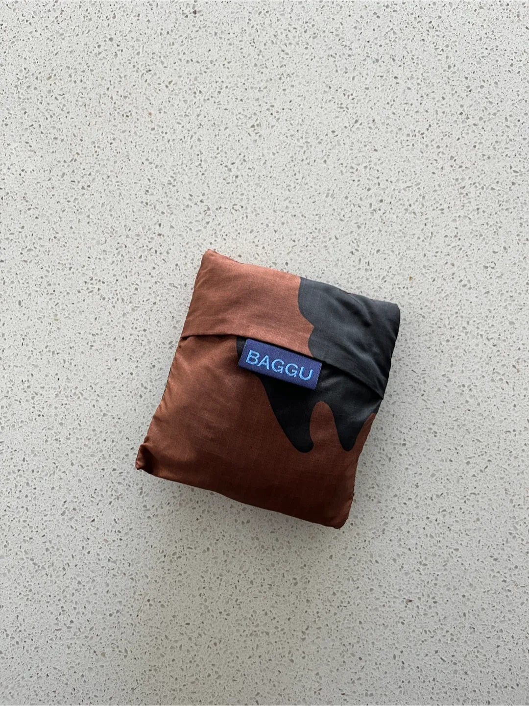 BAGGU Black and Brown Cow Bag image indicator(6)