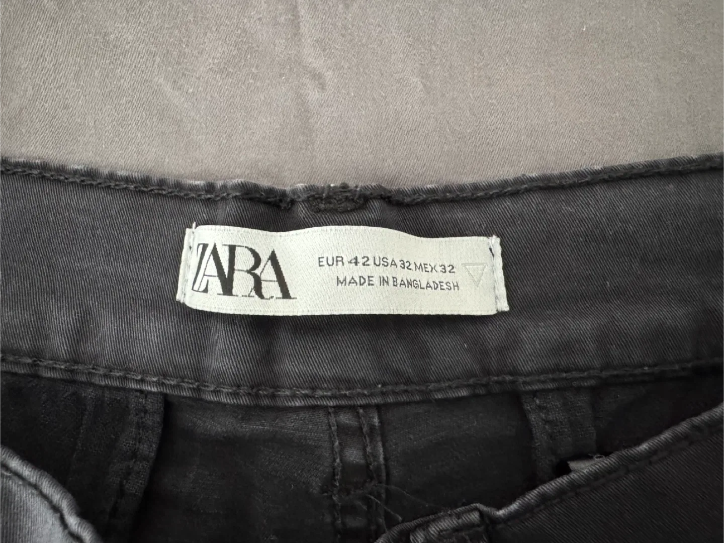 5 Men’s Pants image indicator(2)