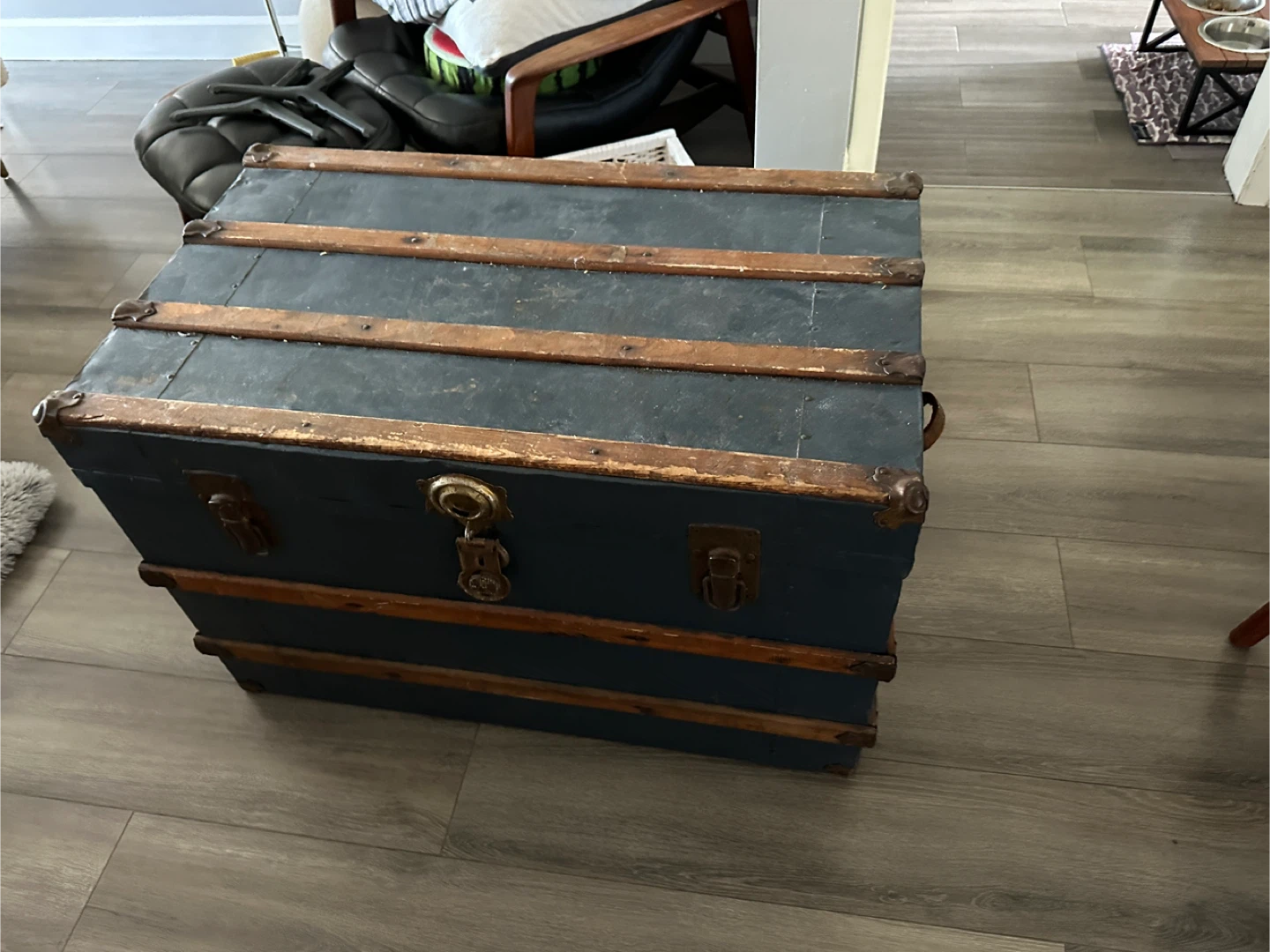 Vintage blue trunk - photo 2