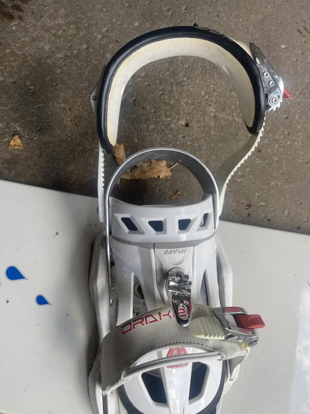 Liquid Pursuit Snowboard with Drake Bindings image indicator(6)