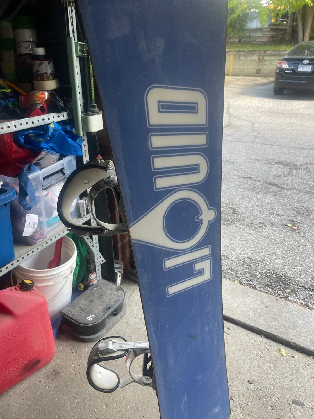 Liquid Pursuit Snowboard with Drake Bindings image indicator(2)